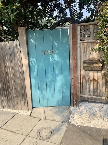 Building Photo - 7855 Exchange Pl