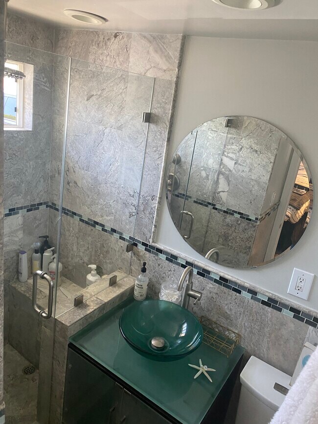 Building Photo - 6542 Via Arroyo Dr