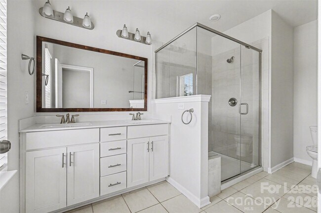 Building Photo - 10016 Hemingway Pl