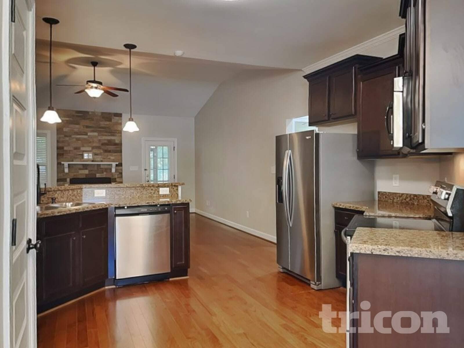 Building Photo - 102 Pinewinds Ct