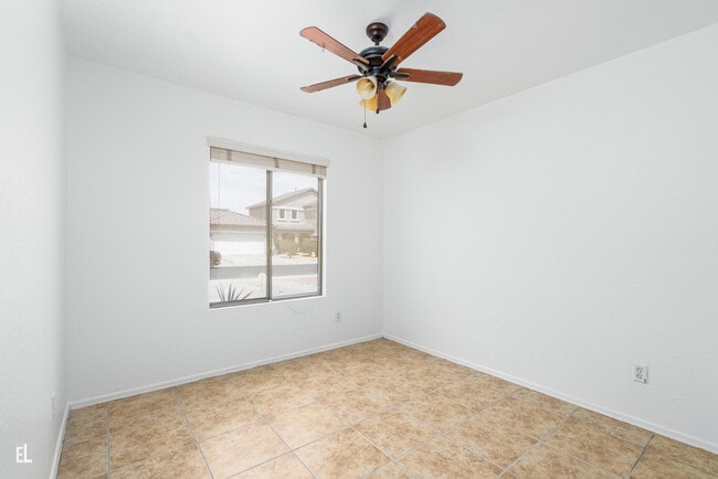 Building Photo - 12937 W Bloomfield Rd