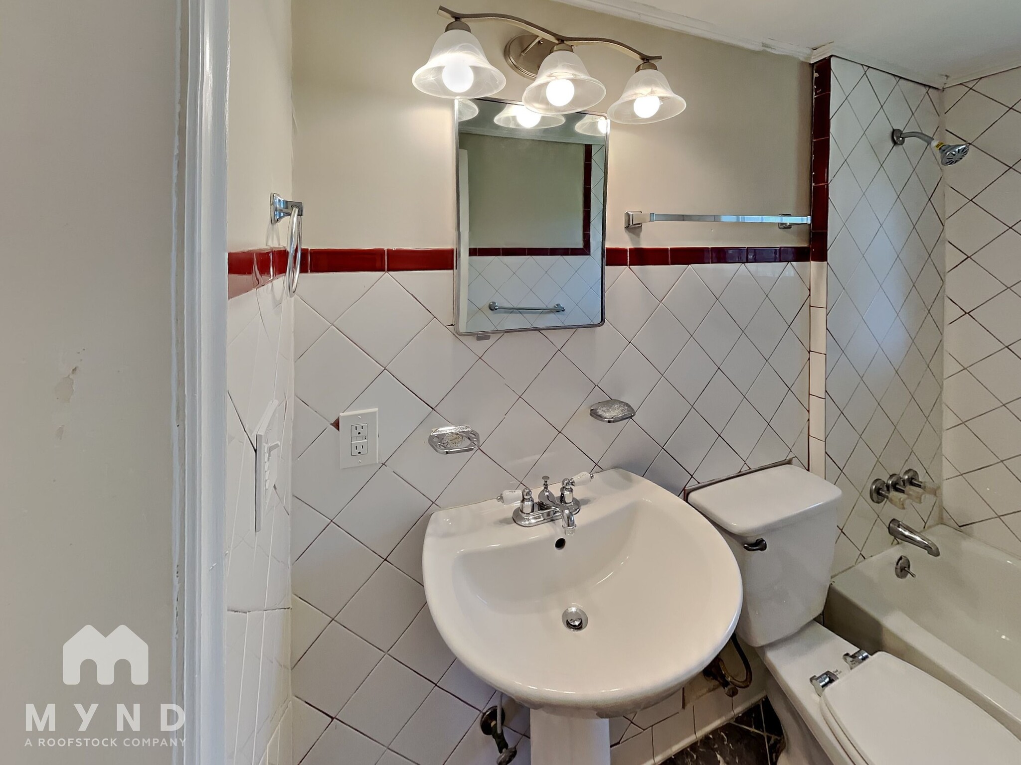 Building Photo - 1337 S Hairston Rd