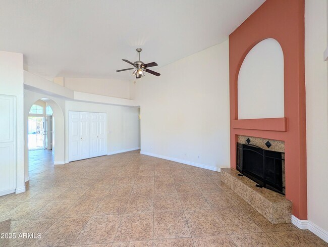 Building Photo - 5232 W Tonto Rd