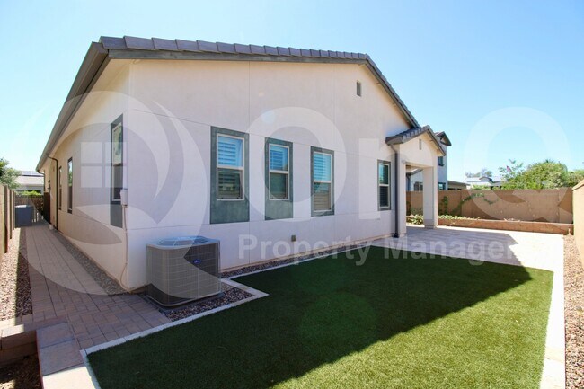Building Photo - 106 N Bay Dr