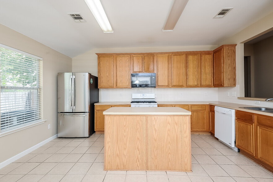 Building Photo - 2908 Bourbon St