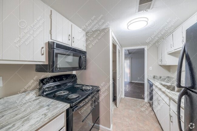 Building Photo - 6424 Woodstone Way
