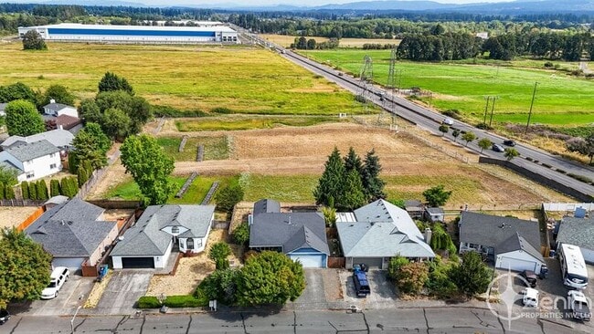 Building Photo - 16004 NE 47th St