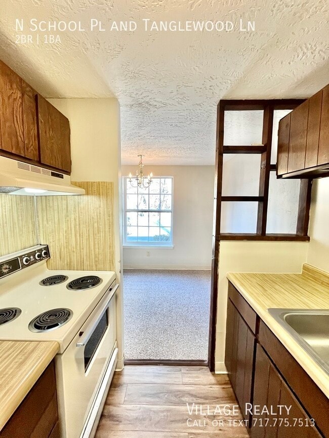 Building Photo - 343 N School Pl