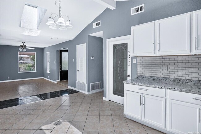 Building Photo - 5318 Costa Mesa St