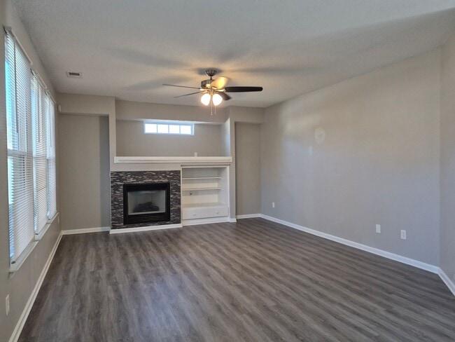 Building Photo - Landstown