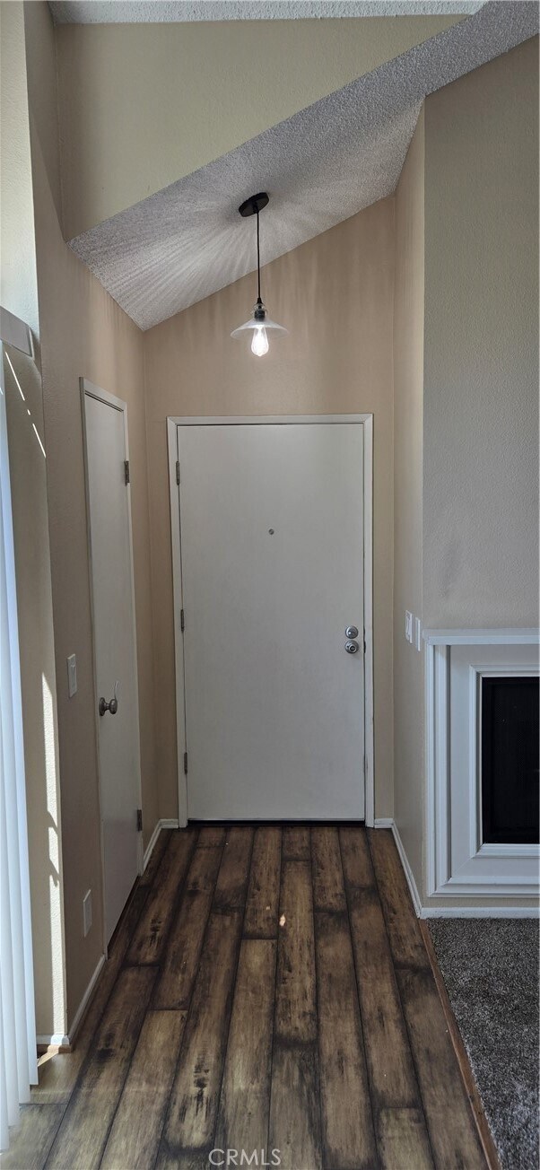 Building Photo - 26914 Rainbow Glen Dr