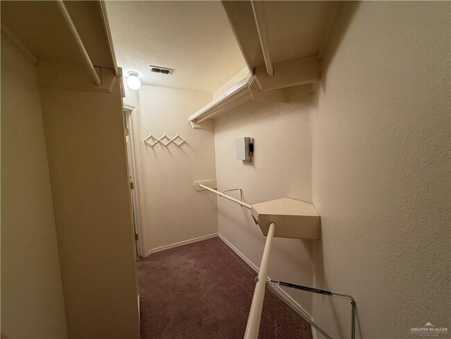 Building Photo - 25 Laurel Ave