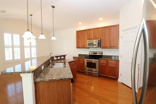 Building Photo - 207 Sunset Point