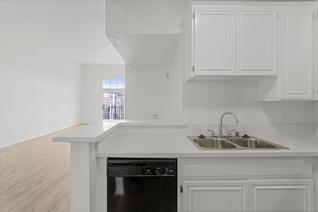 Building Photo - 10823 Hortense St