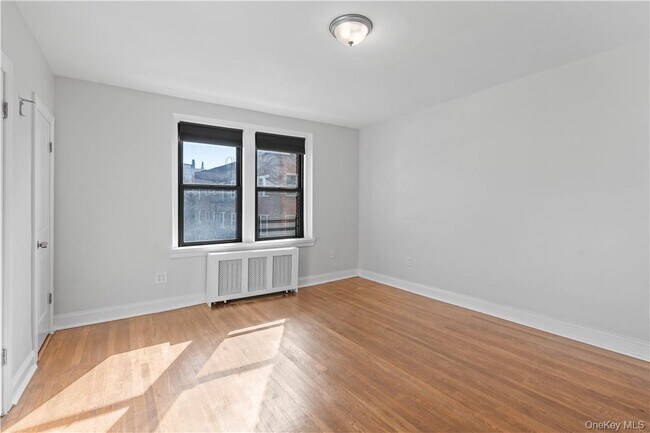 Building Photo - 250 Martine Ave