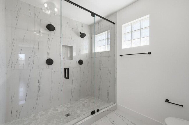 Building Photo - 3422 NW 110th Way