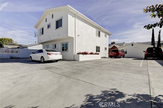 Building Photo - 7408 Radford Ave