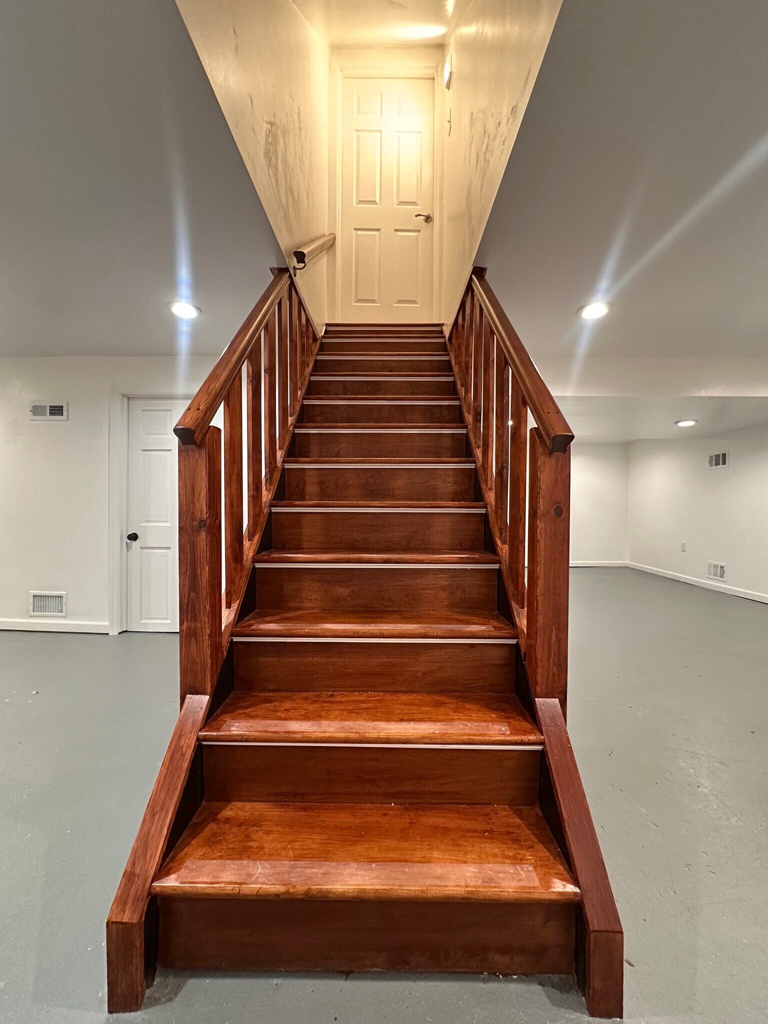 Building Photo - 206 Valley Vale Dr