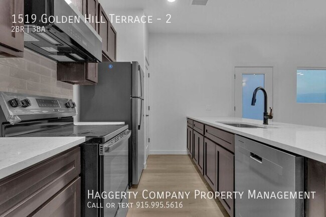 Building Photo - 1519 Golden Hill Terrace