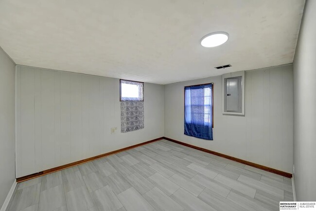 Building Photo - 4620 Van Dorn St