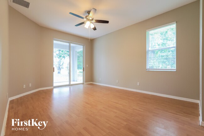 Building Photo - 2786 Trilby Ave