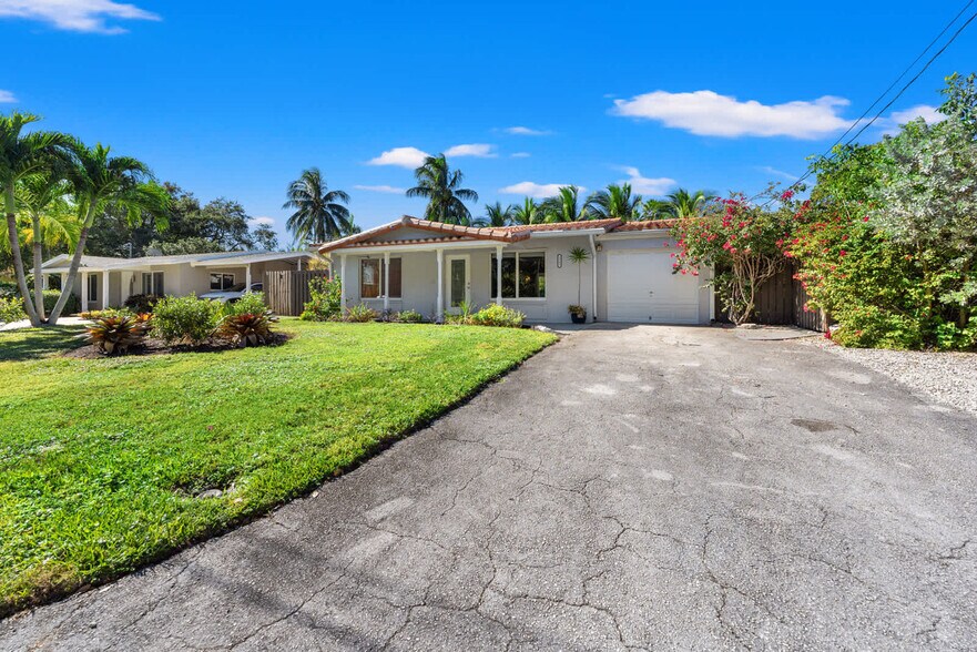 Building Photo - 3241 NW 18th Ave