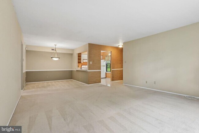 Building Photo - 253 Everly Ct
