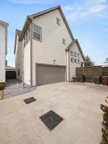 Building Photo - 704 18th St