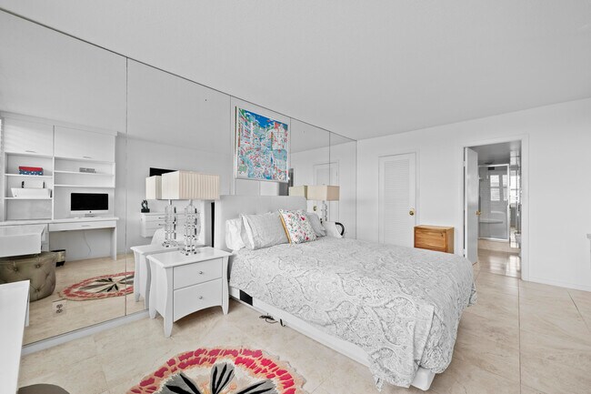 Building Photo - 2600 N Flagler Dr