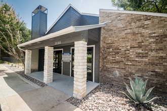 Building Photo - Rock 35