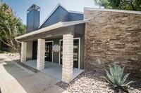 Building Photo - Rock 35