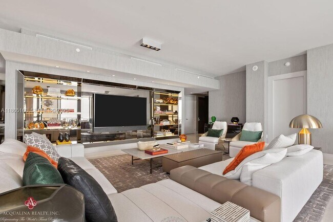 Building Photo - 17749 Collins Ave