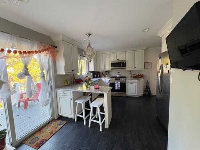 Building Photo - 45 Central Pkwy