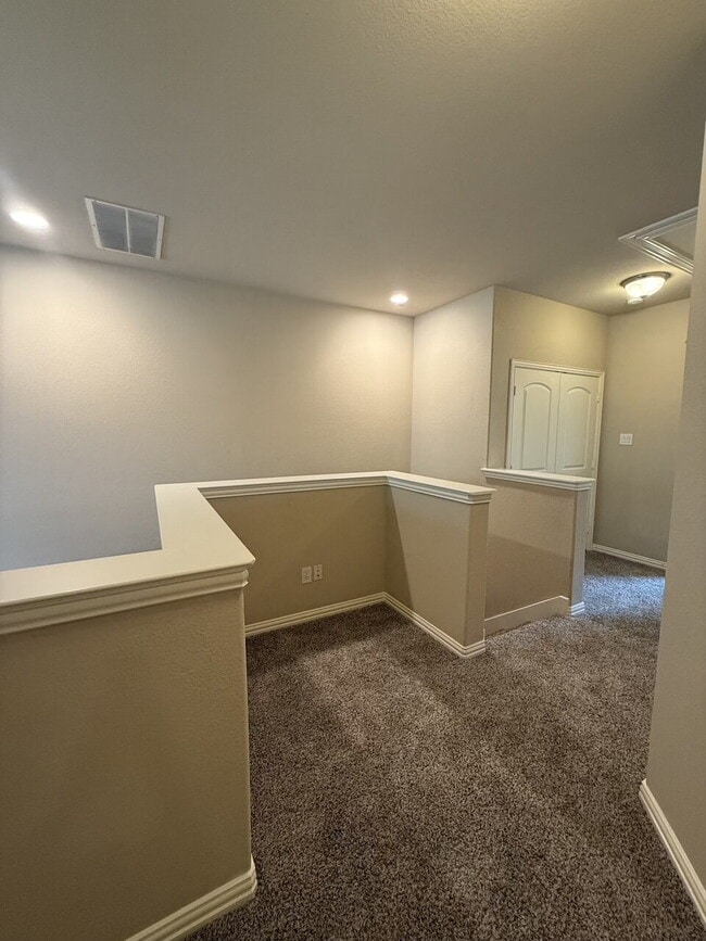 Building Photo - Come see this Townhome in such a great area.