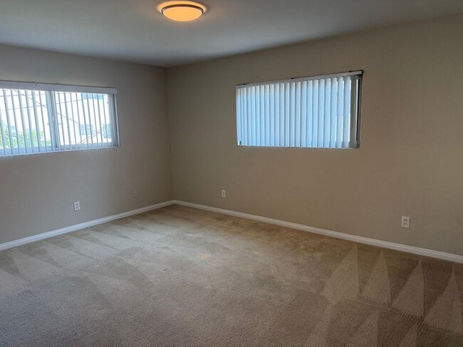 Building Photo - 1514 Chalcedony-