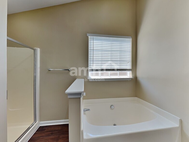 Building Photo - 115 Portland Falls Dr