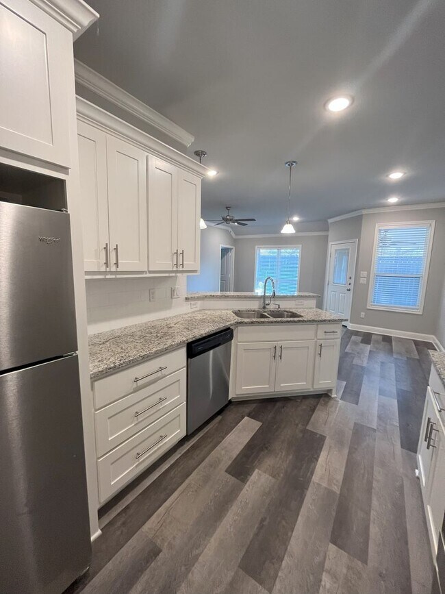 Building Photo - Magnolia Park #10742