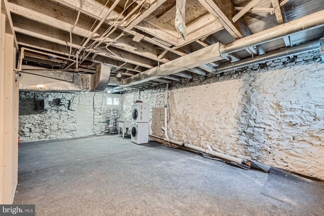 Building Photo - 2438 Druid Park Dr