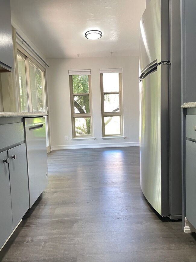Building Photo - 00590
