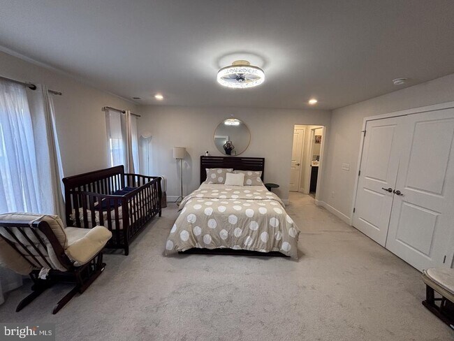 Building Photo - 983 Skylar Ct.