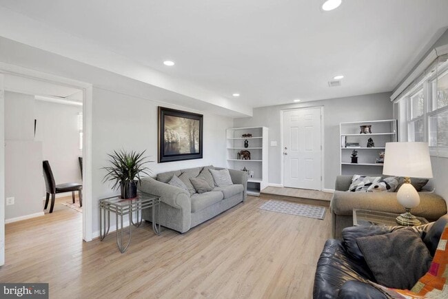Building Photo - 8418 Stonewall Dr