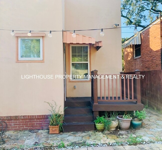 Building Photo - Coming Soon! Charming 2 Bedroom Home in Historic San Marco!