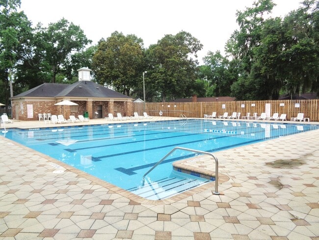 Building Photo - Renovated 3 Bedroom 2 Bathroom in Georgetown with Tons of Space!