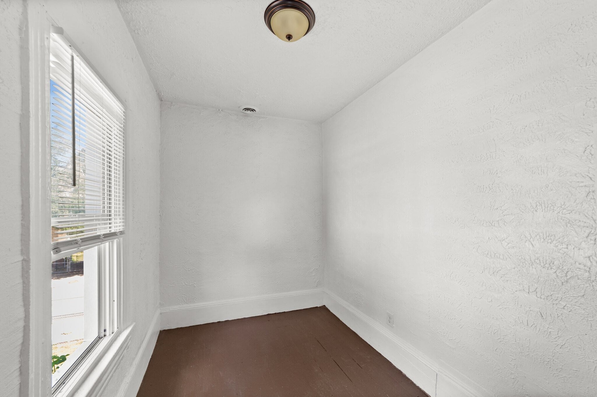 Building Photo - 8302 Sowinski Ave