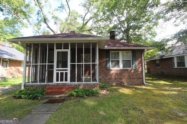 Primary Photo - 26 Hickory St NE