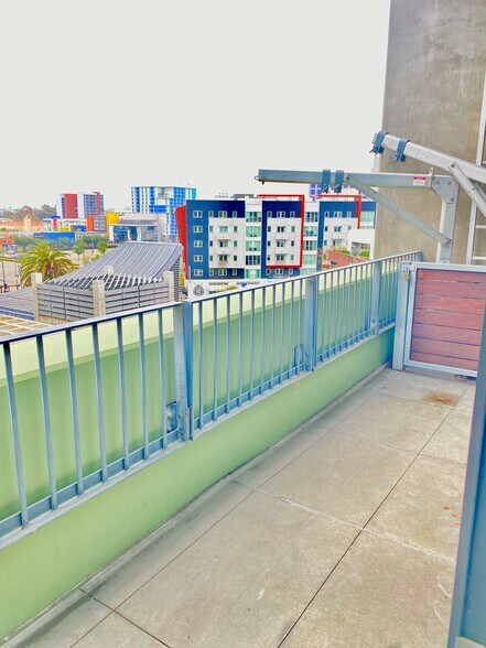 Large balcony - 350 11th Ave