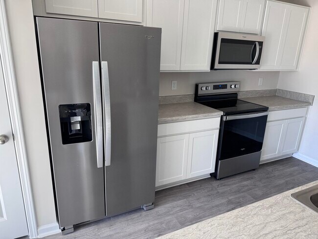 Building Photo - 141 Bud Dr