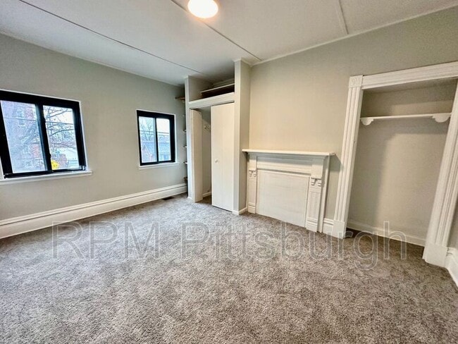 Building Photo - 1825 Rialto St