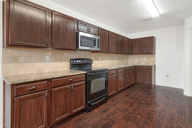 Building Photo - 10876 Rankin Dr