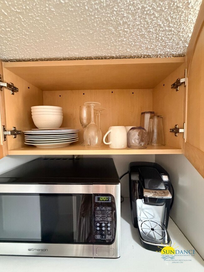 Building Photo - Fully Furnished Condo Unit in Fort Walton Beach!